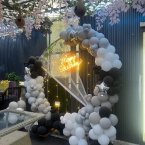 Outdoor Birthday Decor Idea